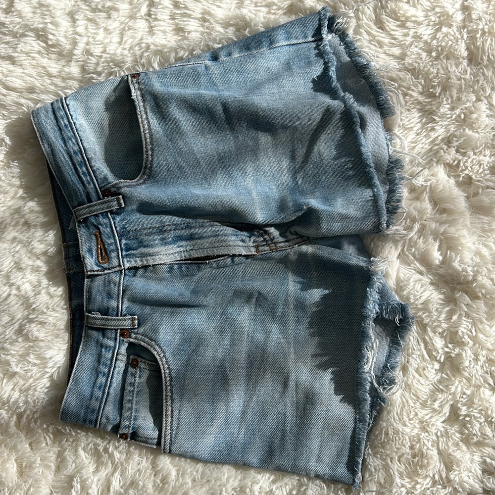 LEVIS SMALL JEAN SHORTS